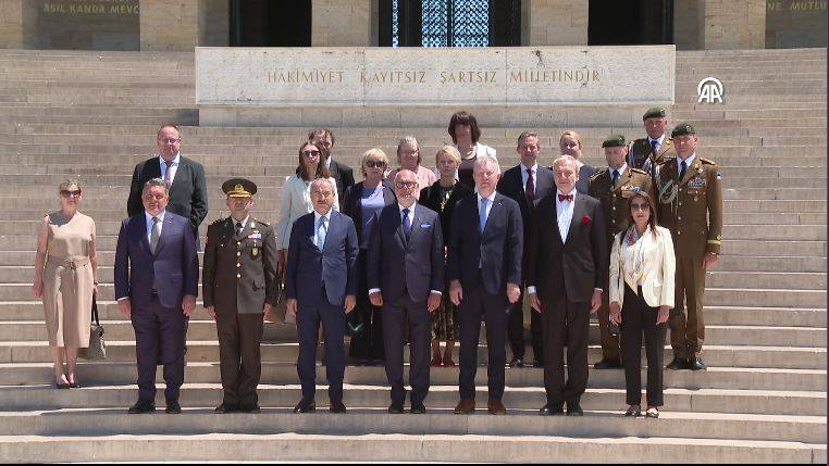 Estonya Cumhurbaşkanı Karis Anıtkabir'i ziyaret etti 4